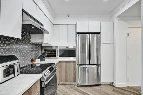 $990,000 | 1 Century Lane, Unit 510, Miami Beach, FL 33139