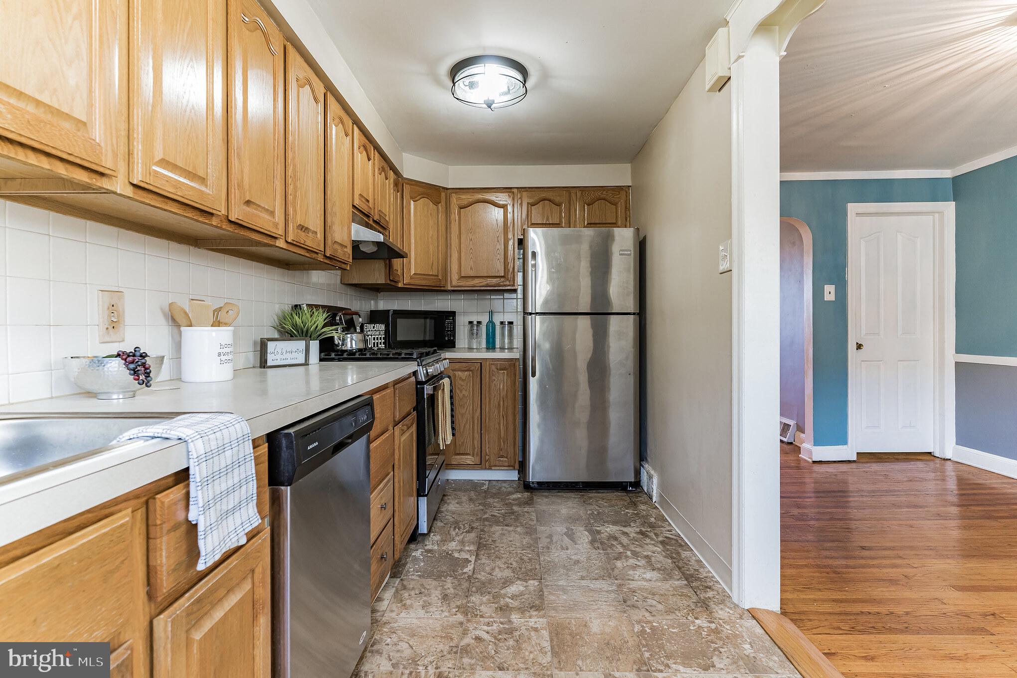 7506 Sherwood Road Philadelphia, PA 19151 - Photo 11 of 30 Gallery Image 11