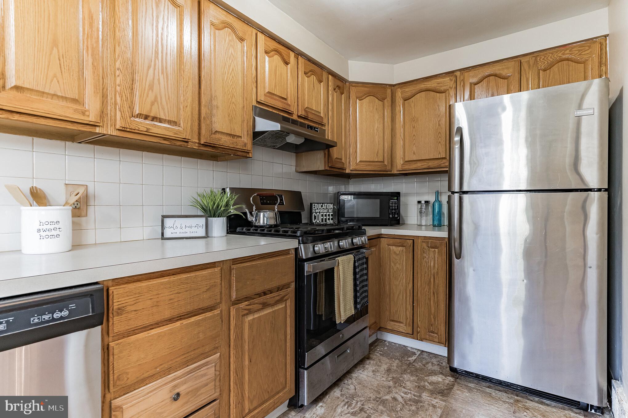 7506 Sherwood Road Philadelphia, PA 19151 - Photo 12 of 30 Gallery Image 12