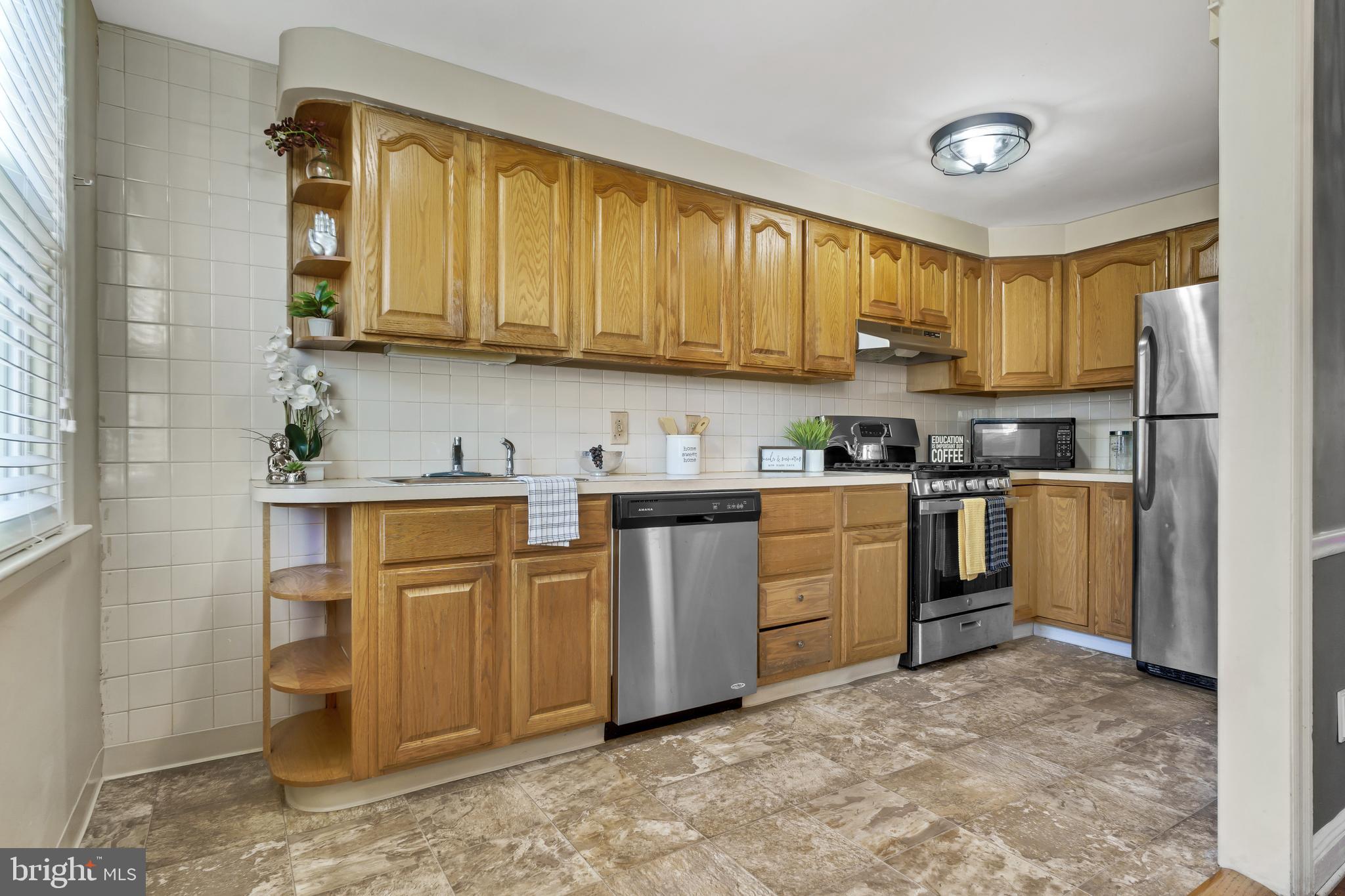 7506 Sherwood Road Philadelphia, PA 19151 - Photo 14 of 30 Gallery Image 14