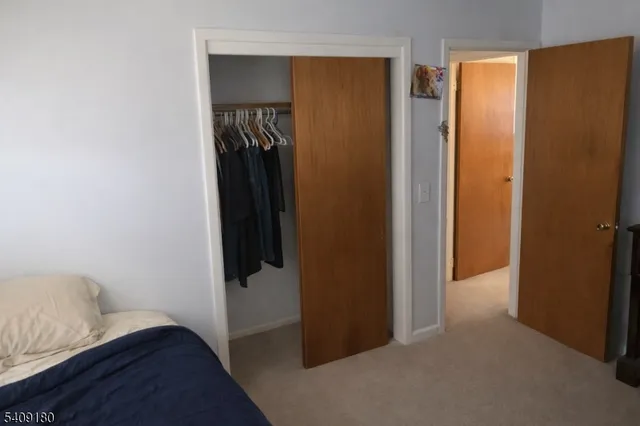 $550,000 | 11 Juniper Drive, Whitehouse Station, NJ 08889