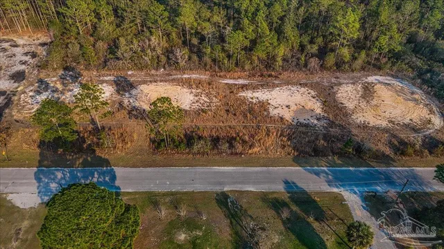 a view of yard with green space