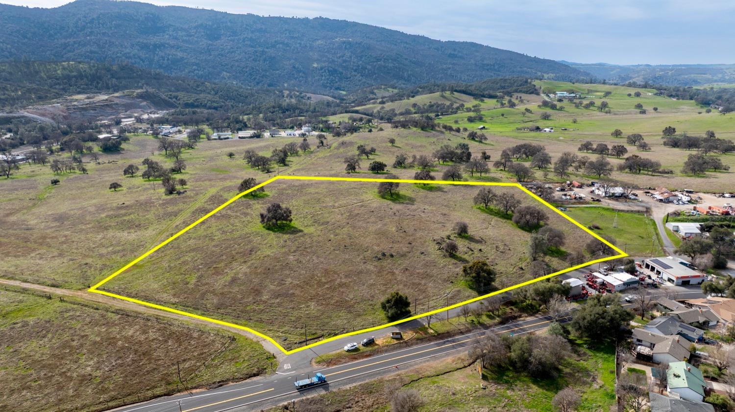 a view of a tennis court