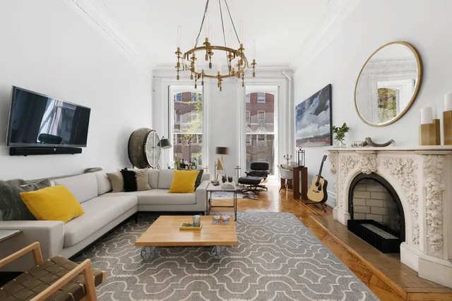 $7,150,000 | 27 West 9th Street | Greenwich Village