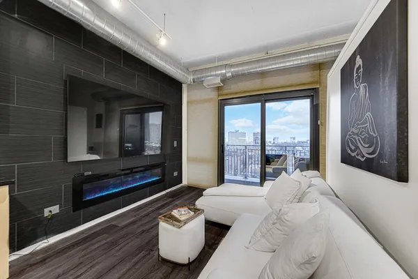 $185,500 | 212 East Cullerton Street, Unit 811, Chicago, IL 60616