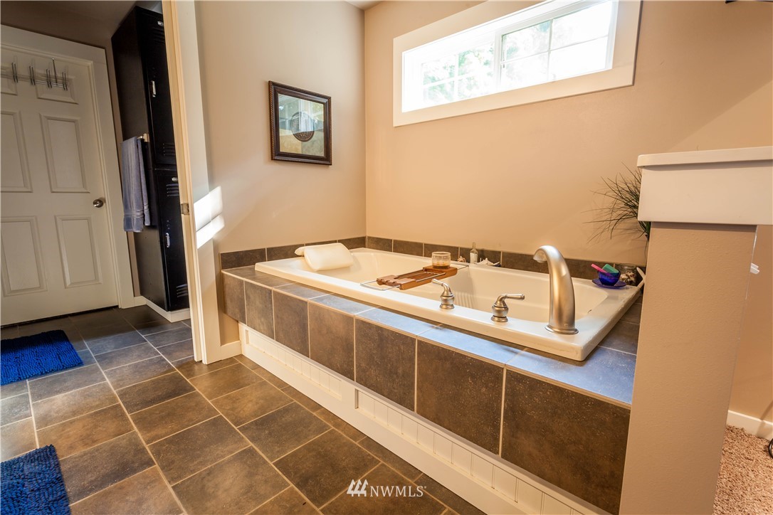 630 East Pole Road Lynden, WA 98264 - Photo 8 of 16