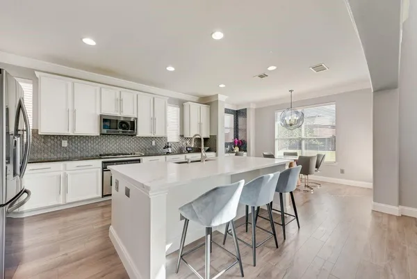 $600,000 | 2335 Clark Trail, Grand Prairie, TX 75052