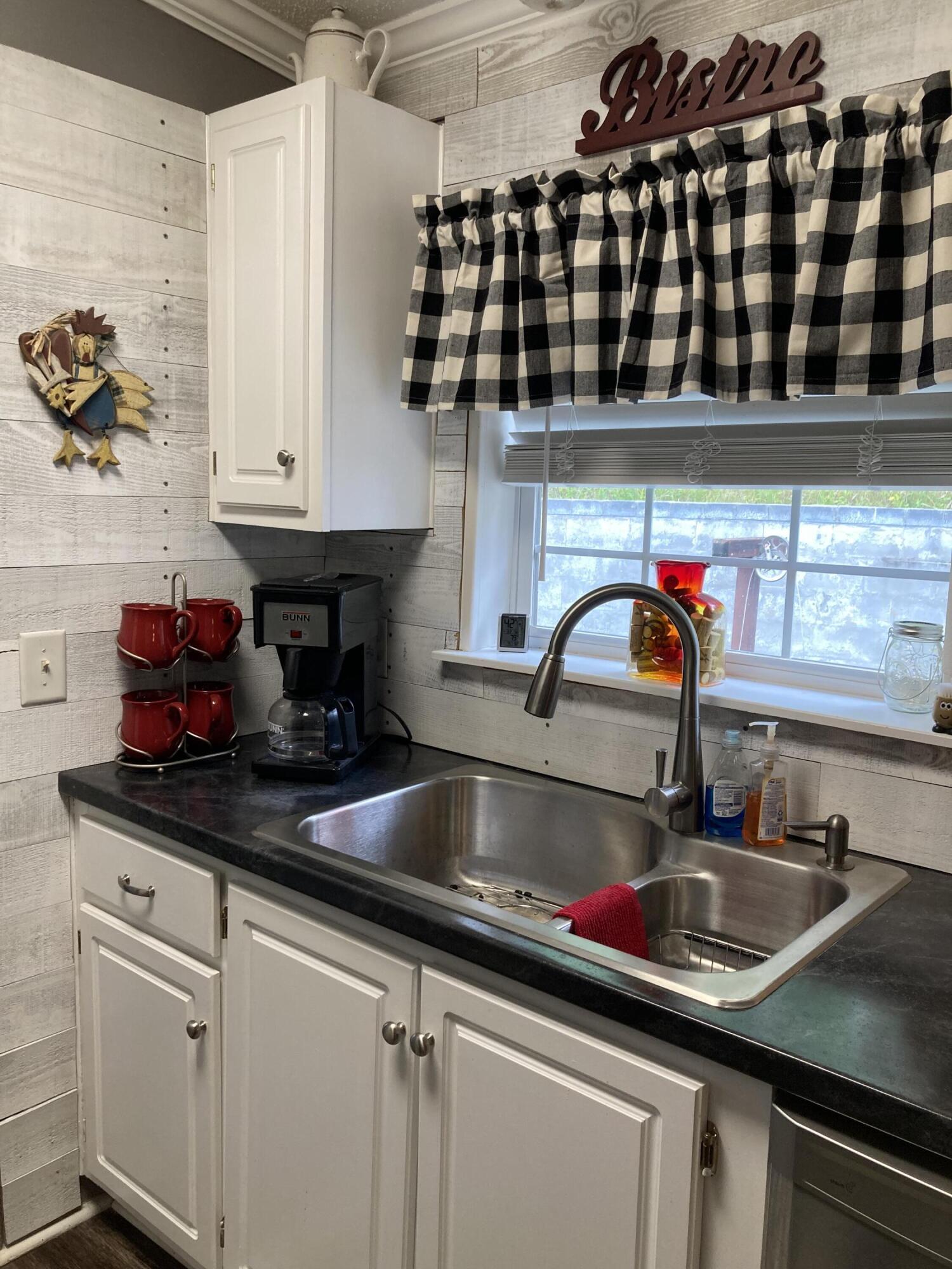 3309 Forest View Road Kingsport, TN 37660 - Photo 29 of 73 23