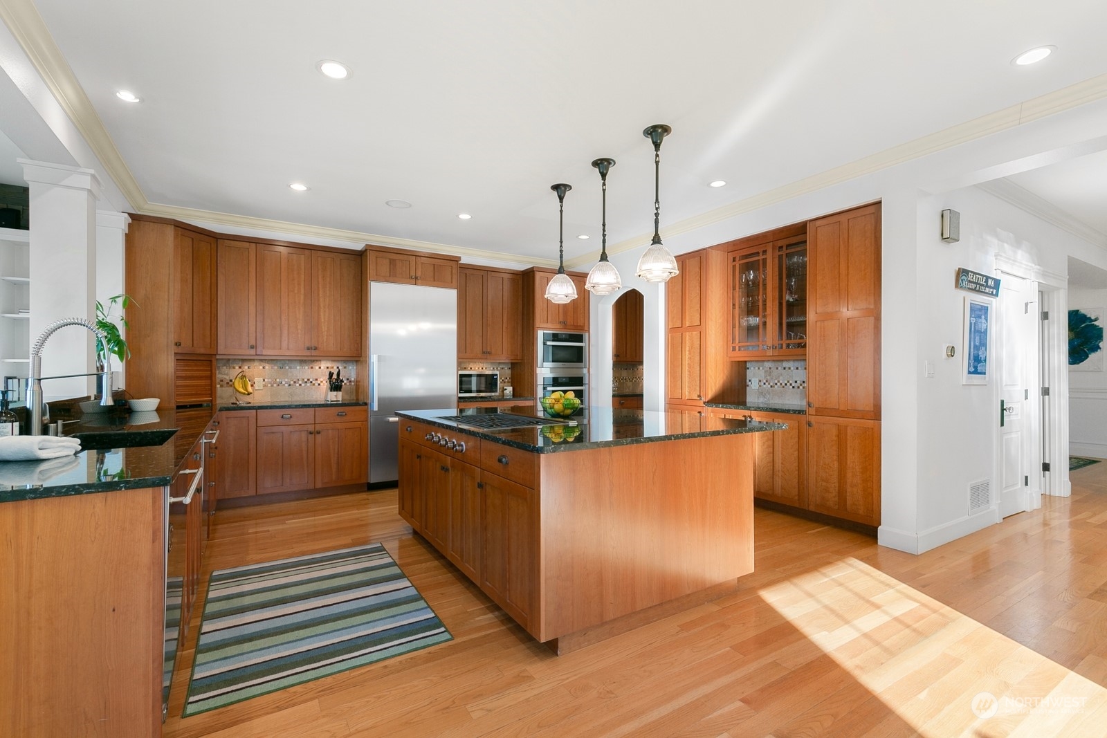6926 Parshall Place Southwest Seattle, WA 98136 - Photo 4 of 40 Gallery Image 4