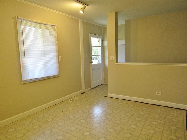 1208 Surrey Road Batavia, IL 60510 - Photo 4 of 14
