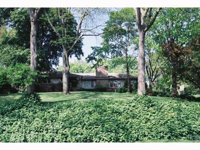 2642 Charing Road Columbus, OH 43221 - Photo 2 of 18