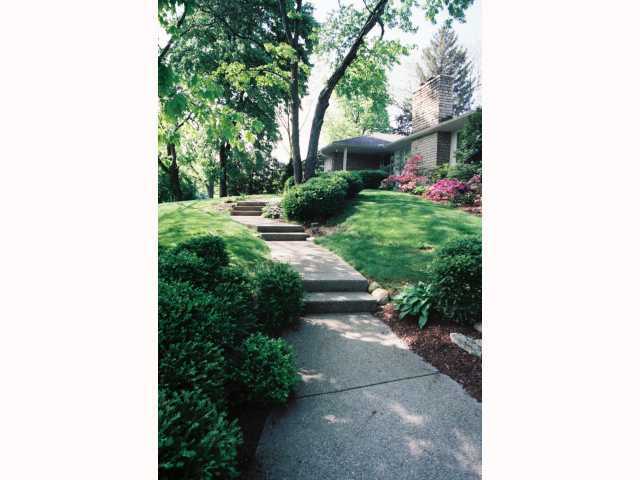 2642 Charing Road Columbus, OH 43221 - Photo 3 of 18