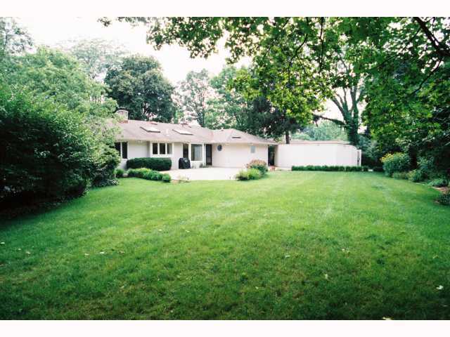 2642 Charing Road Columbus, OH 43221 - Photo 6 of 18