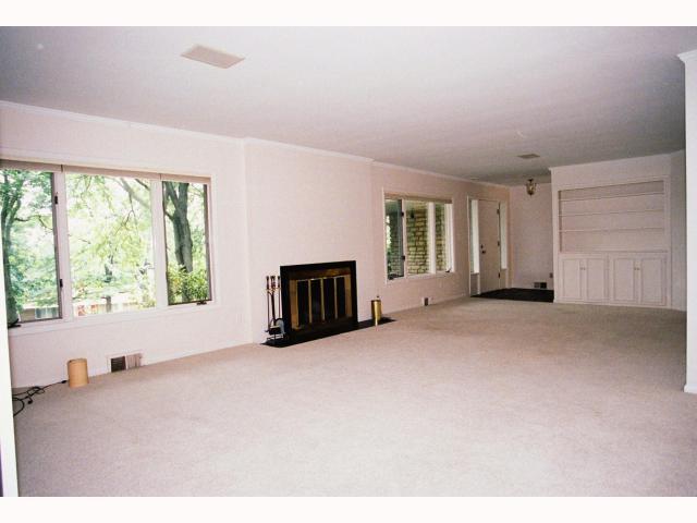 2642 Charing Road Columbus, OH 43221 - Photo 9 of 18