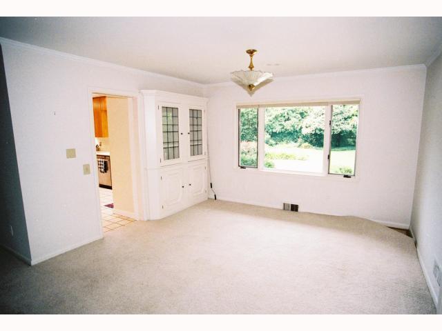2642 Charing Road Columbus, OH 43221 - Photo 10 of 18