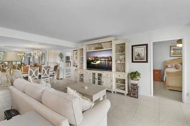 $2,500 | 3412 Northeast Causeway Boulevard, Unit 103, Jensen Beach, FL 34957