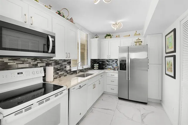 $2,500 | 3412 Northeast Causeway Boulevard, Unit 103, Jensen Beach, FL 34957