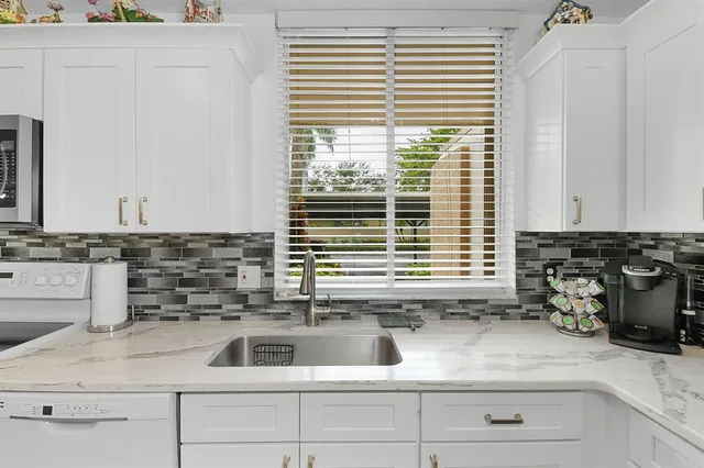 $2,500 | 3412 Northeast Causeway Boulevard, Unit 103, Jensen Beach, FL 34957