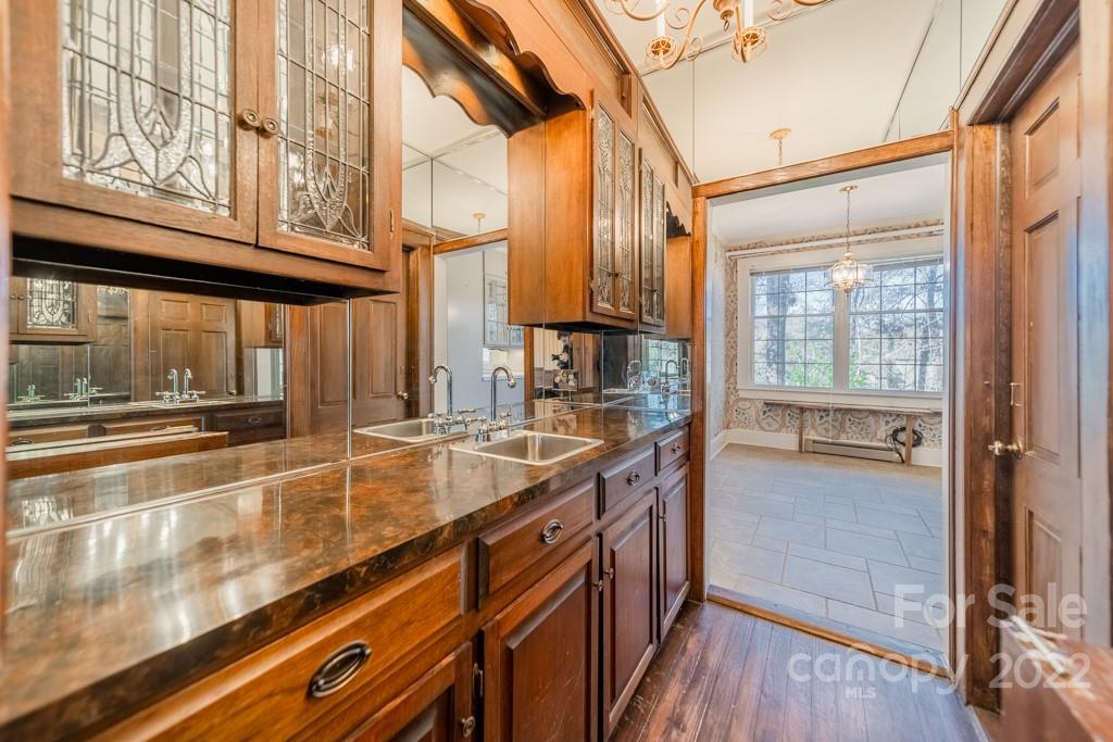 7318 Valleybrook Road Charlotte, NC 28270 - Photo 15 of 47 Gallery Image 15
