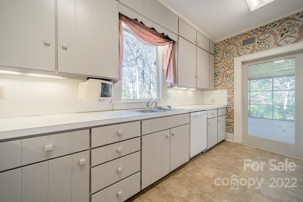 7318 Valleybrook Road Charlotte, NC 28270 - Photo 21 of 47 Gallery Image 21
