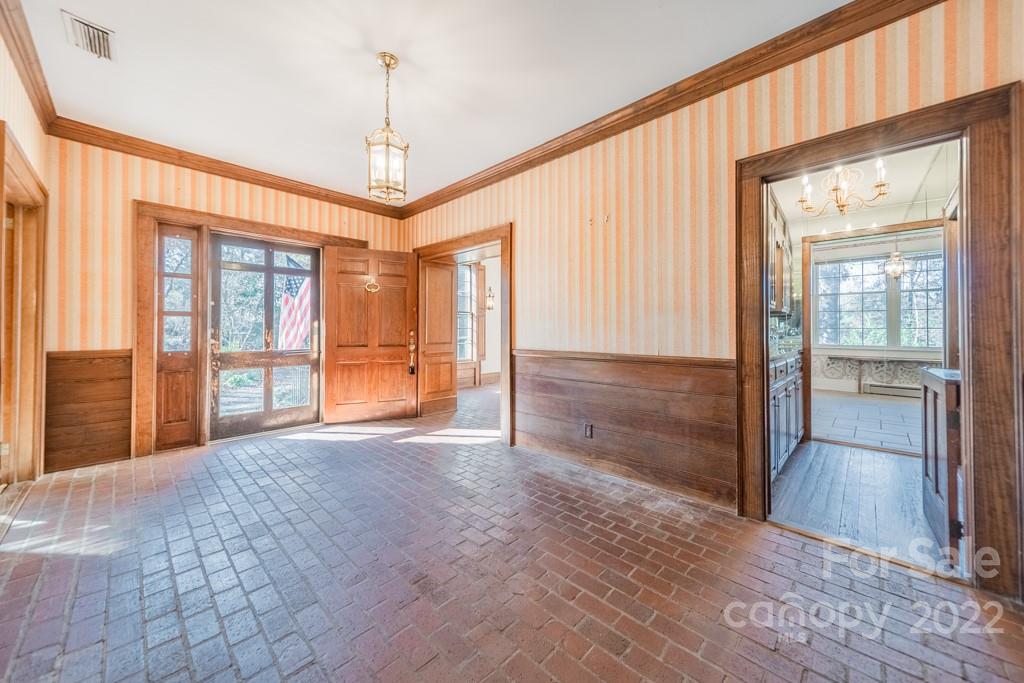 7318 Valleybrook Road Charlotte, NC 28270 - Photo 9 of 47 Gallery Image 9