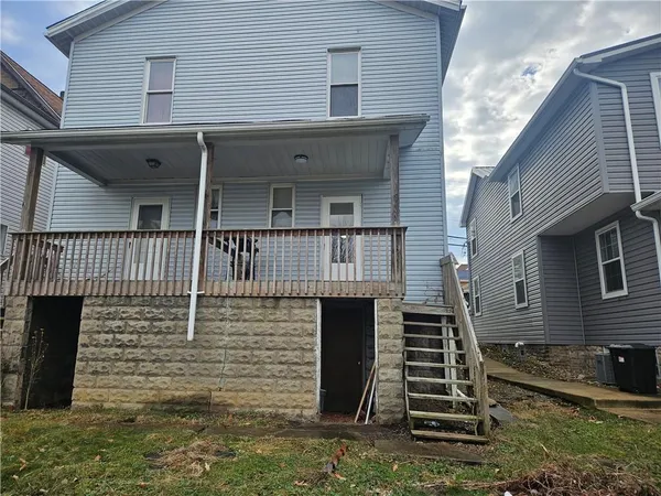 $1,200 | 311 3rd Street, Irwin, PA 15642