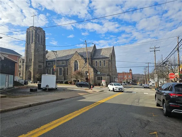 $1,200 | 311 3rd Street, Irwin, PA 15642