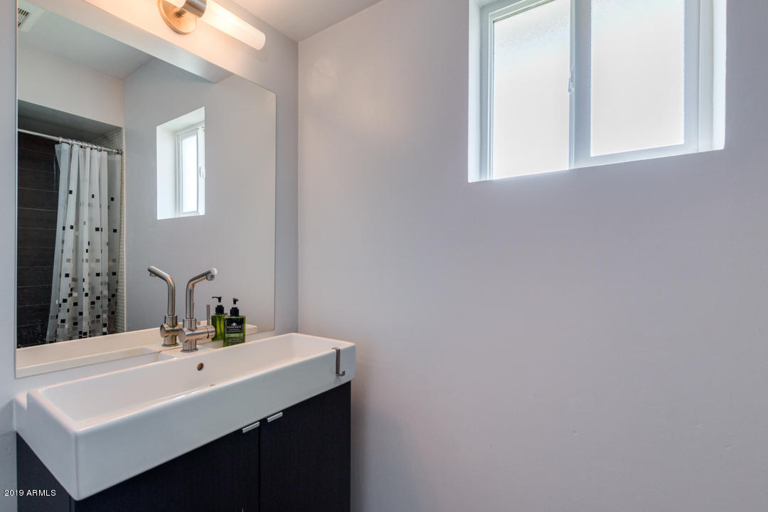 1250 East Bethany Home Road, Unit 24 Phoenix, AZ 85014 - Photo 7 of 19 20-Bethany
