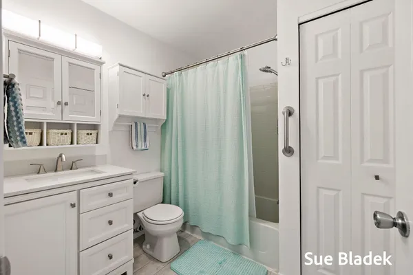 $230,000 | 1114 Ambertrace Lane, Unit 2, Holland, MI 49424