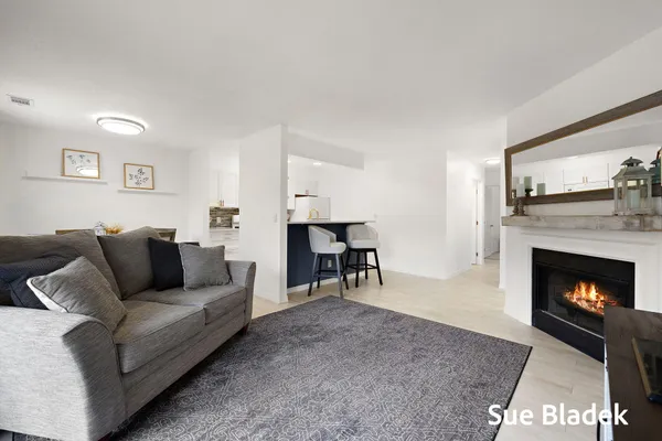 $230,000 | 1114 Ambertrace Lane, Unit 2, Holland, MI 49424