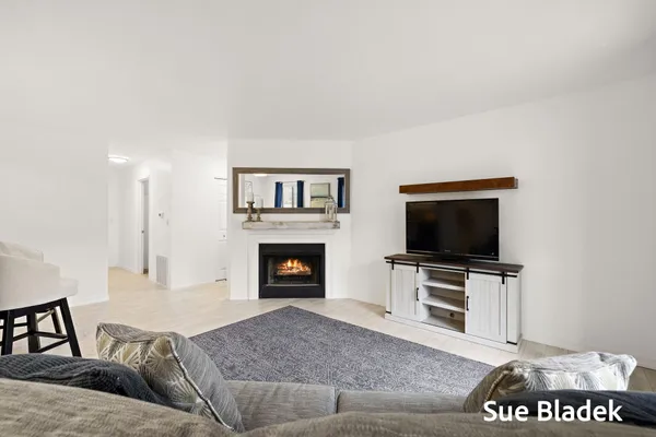 $230,000 | 1114 Ambertrace Lane, Unit 2, Holland, MI 49424