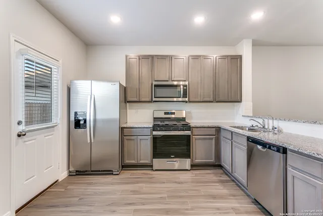 $1,995 | 15035 Homing, San Antonio, TX 78253