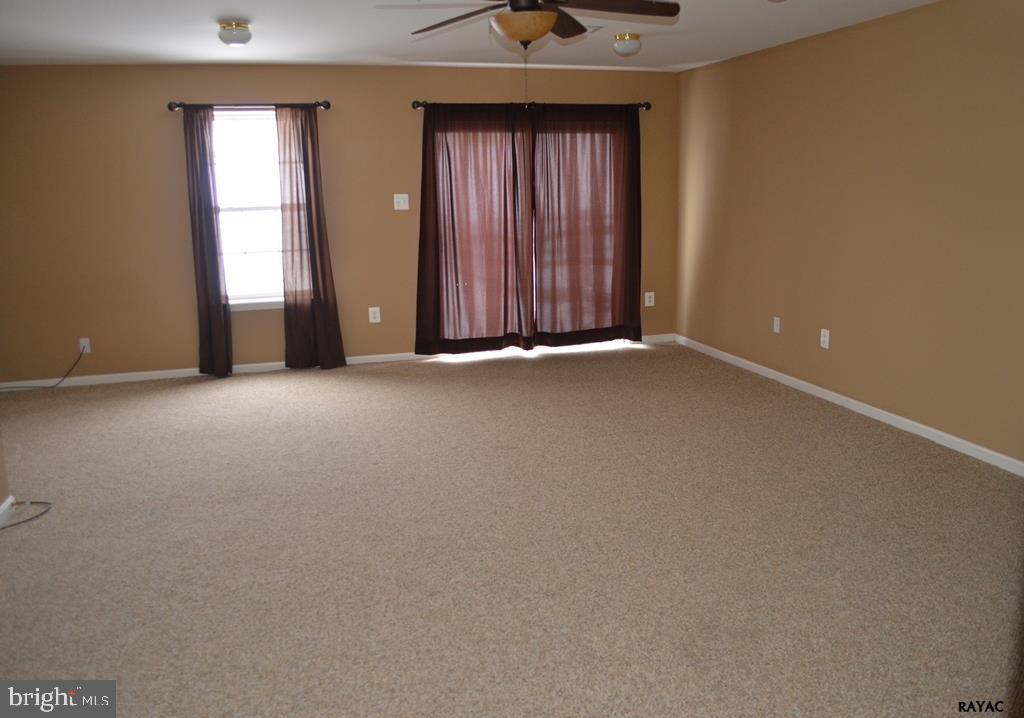 255 Country Ridge Drive Red Lion, PA 17356 - Photo 4 of 21 Gallery Image 4