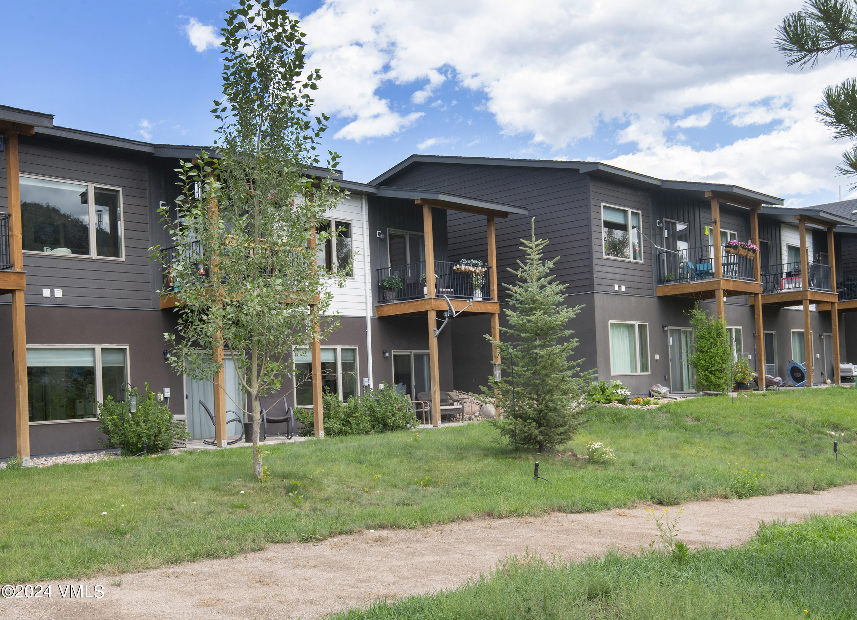 36 Eagle Landing Way Eagle, CO 81631 - Photo 3 of 36 front view of house with a yard