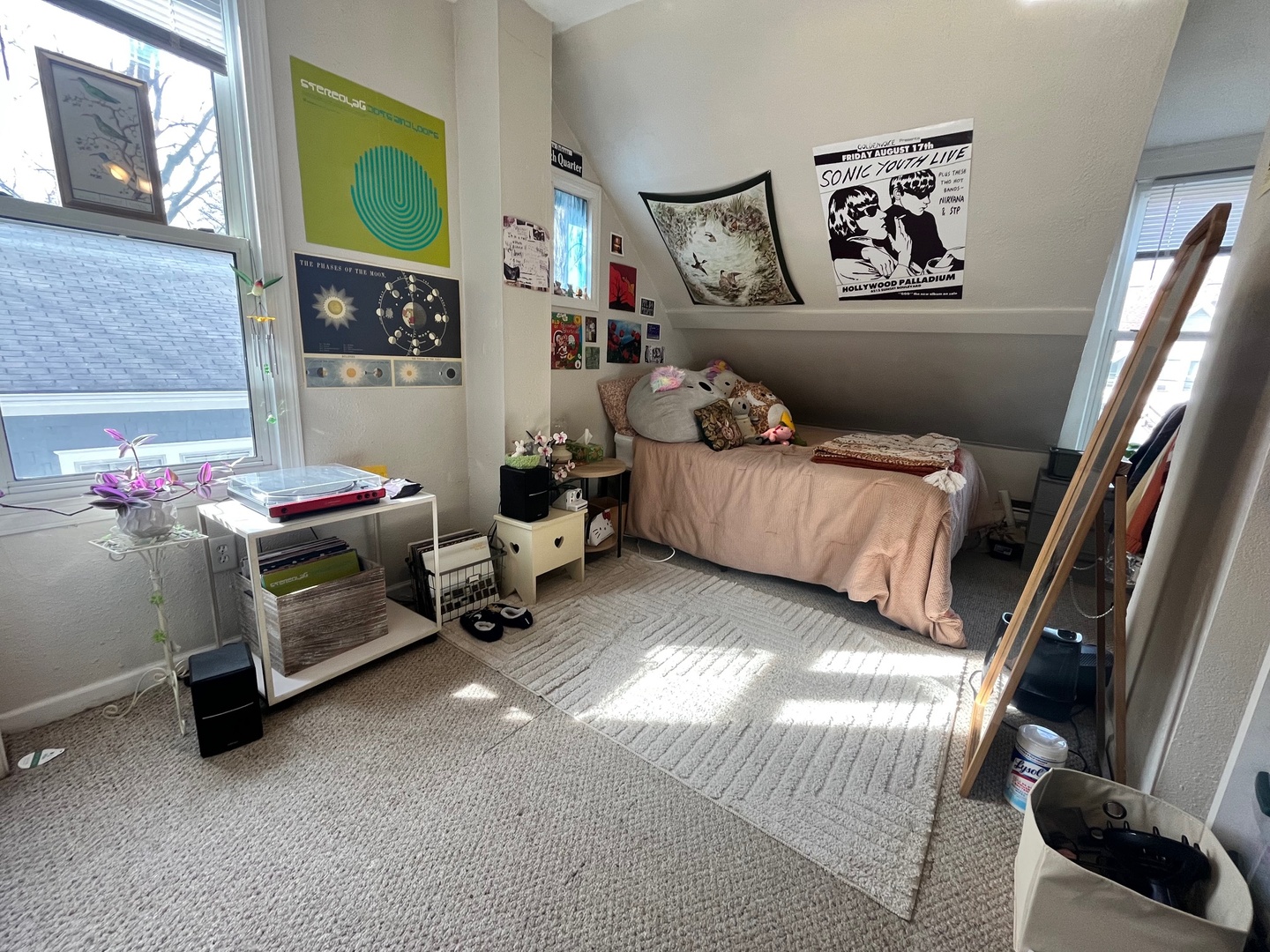 706 West High Street Urbana, IL 61801 - Photo 10 of 21 a room with toys and furniture