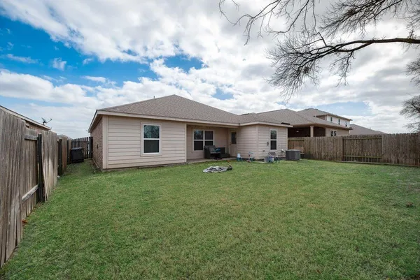 $2,200 | 1904 Fairbanks Drive, Princeton, TX 75407