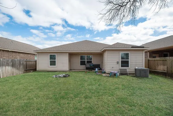 $2,200 | 1904 Fairbanks Drive, Princeton, TX 75407
