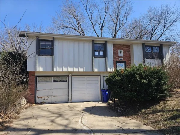 $285,000 | 1632 South Kenwood Street, Olathe, KS 66062