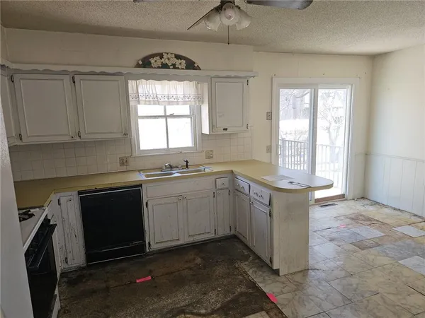 $285,000 | 1632 South Kenwood Street, Olathe, KS 66062