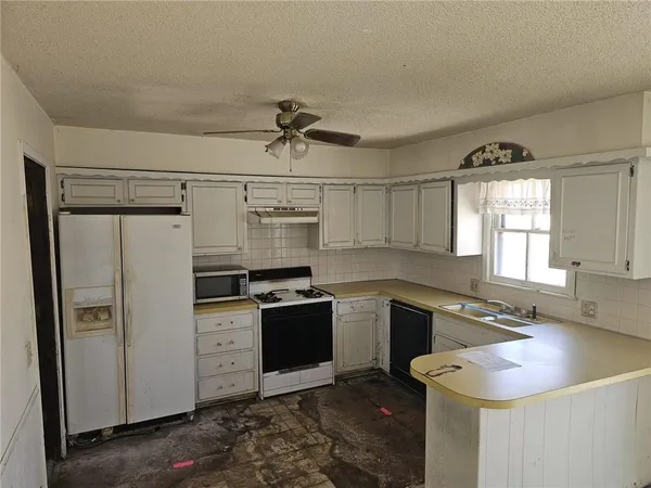 $285,000 | 1632 South Kenwood Street, Olathe, KS 66062