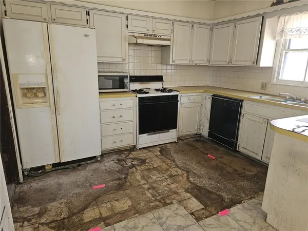$285,000 | 1632 South Kenwood Street, Olathe, KS 66062