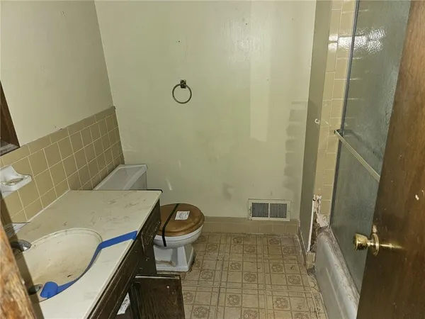 $285,000 | 1632 South Kenwood Street, Olathe, KS 66062