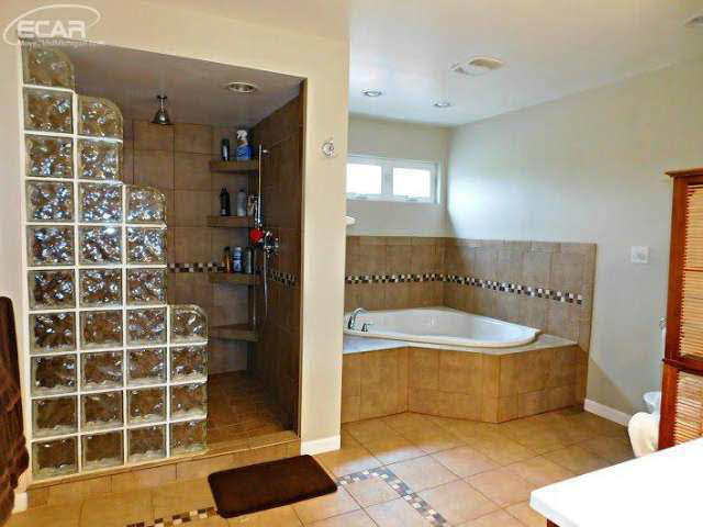 631 South McKinley Road Flushing, MI 48433 - Photo 10 of 22 21171489-9.JPG