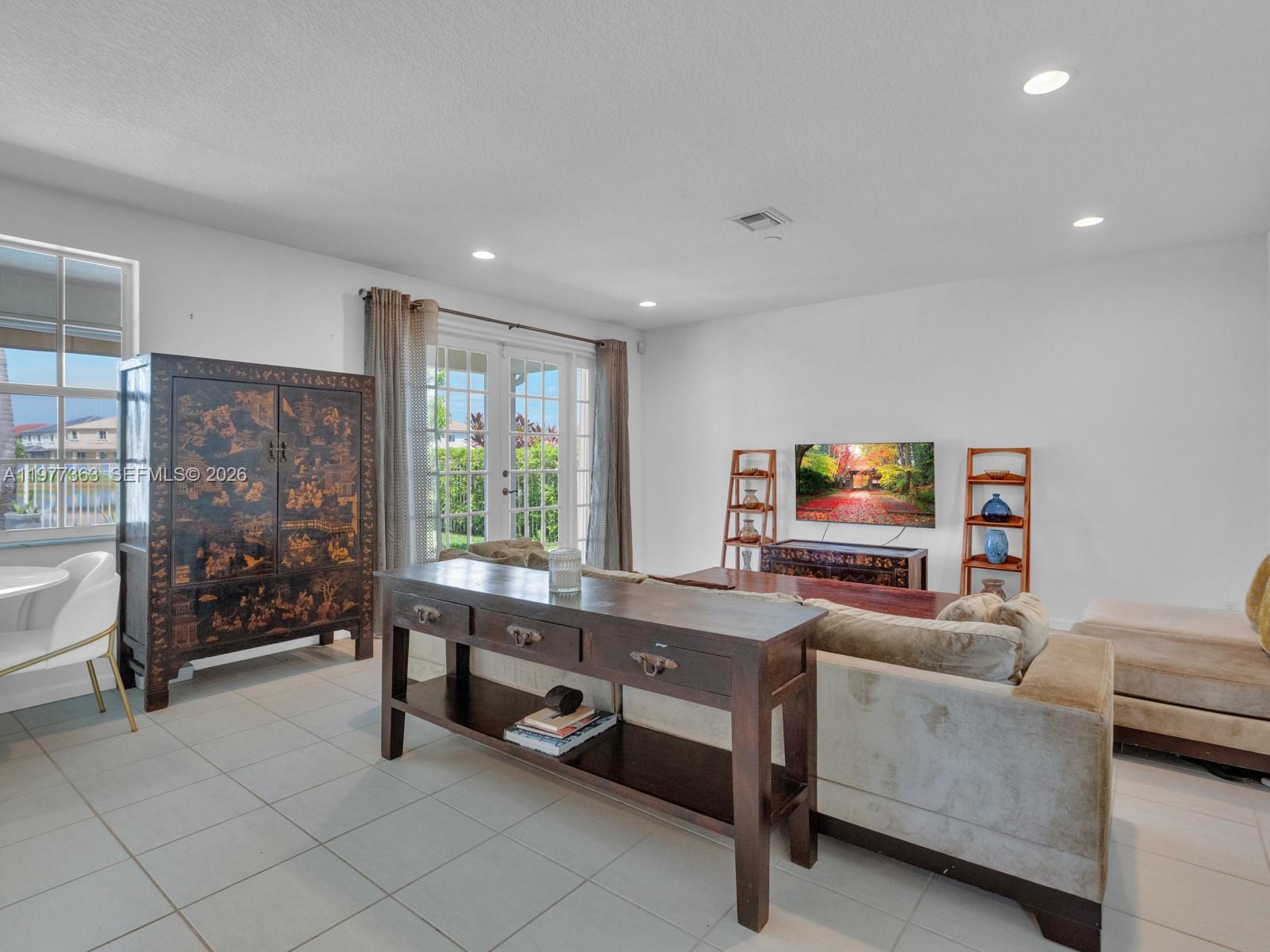 4400 Fox Ridge Drive Weston, FL 33331 - Photo 14 of 43