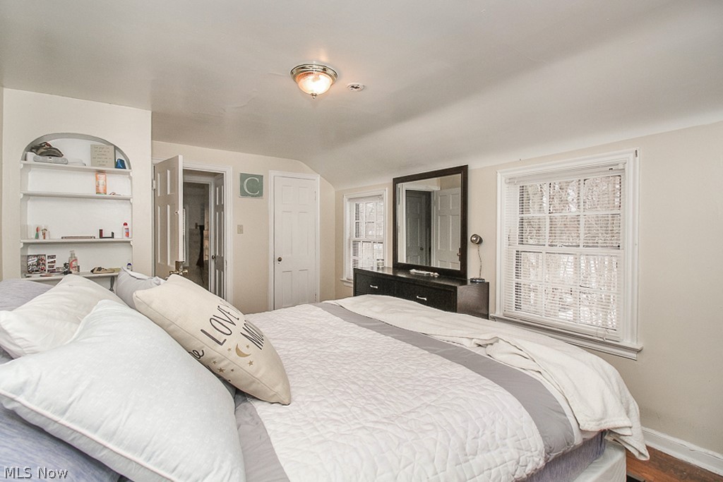 2050 Staunton Road Cleveland, OH 44118 - Photo 20 of 35