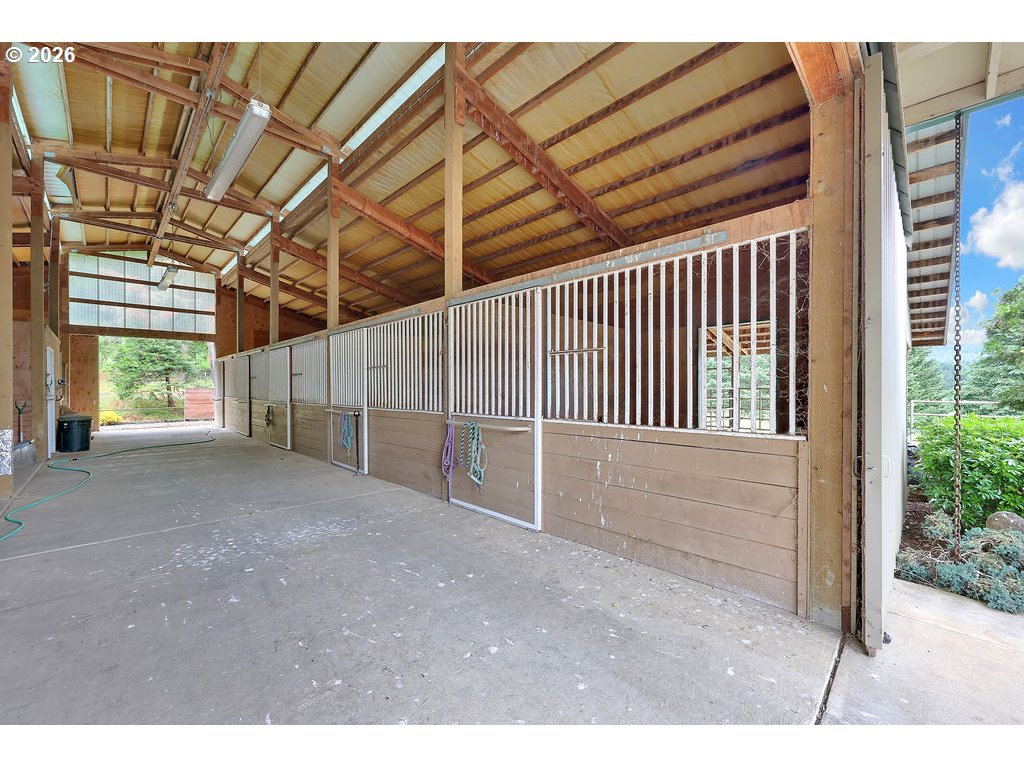 30898 Camas Swale Road Creswell, OR 97426 - Photo 39 of 48 Barn