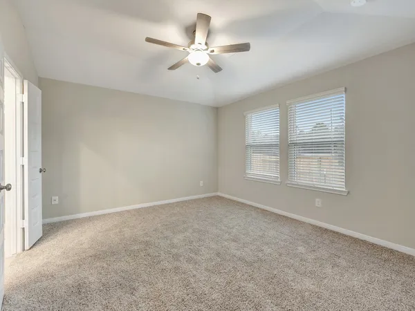 $268,040 | 6638 Lahna Oak Drive, Conroe, TX 77304