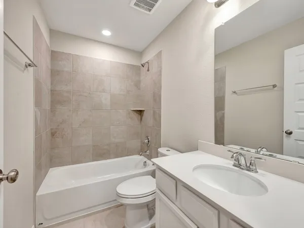 $268,040 | 6638 Lahna Oak Drive, Conroe, TX 77304
