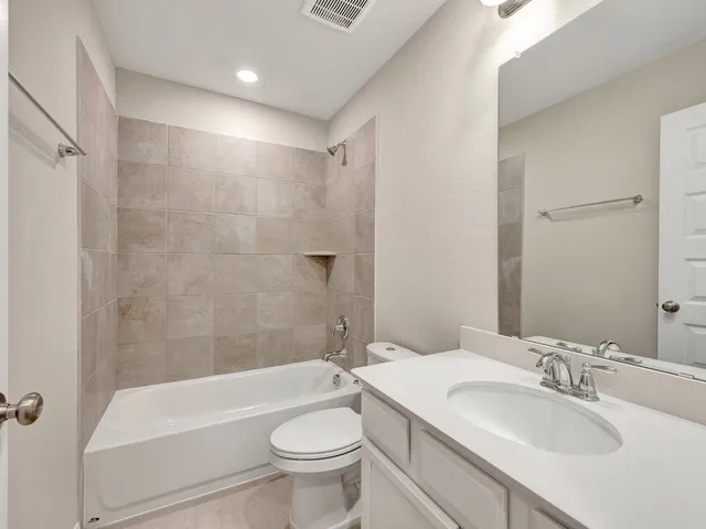 $275,040 | 6638 Lahna Oak Drive, Conroe, TX 77304