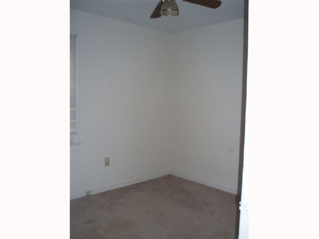 742 South Hamilton Road Whitehall, OH 43213 - Photo 8 of 12